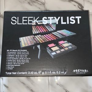 Sleek Stylist Makeup Kit